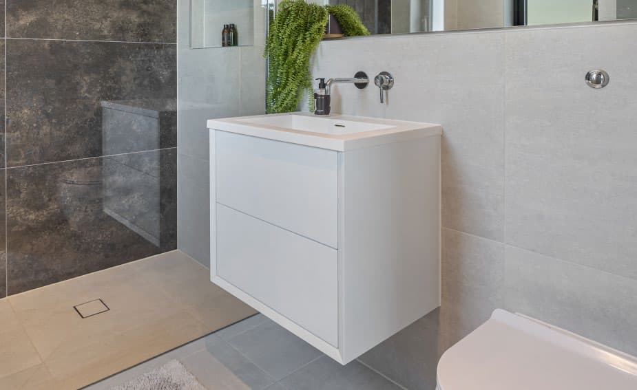 Contemporary bathroom with walk in shower and porcelain tiling